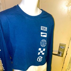 Crop navy blue vans shirt!!